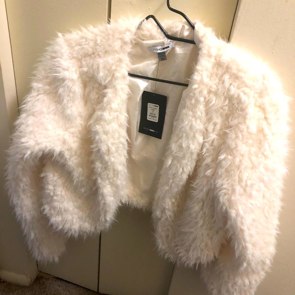 Cropped fuzzy all white jacket